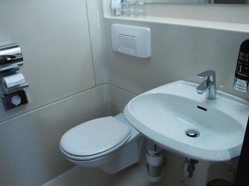 4380C38556D180E3A8C7450E5FD92B4C