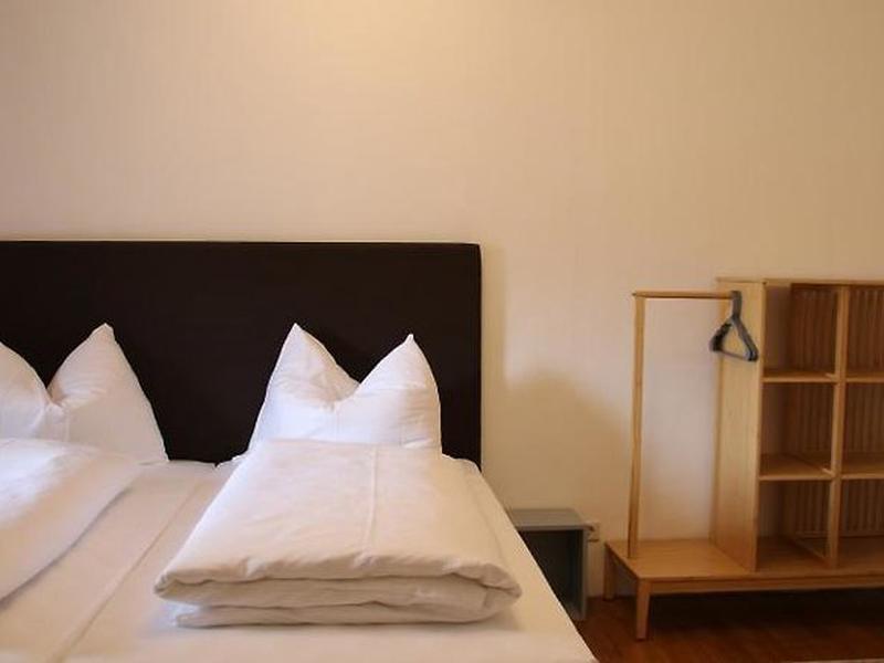 EFEE1DBBEA322F9FF5A2EE9AE5D90E41