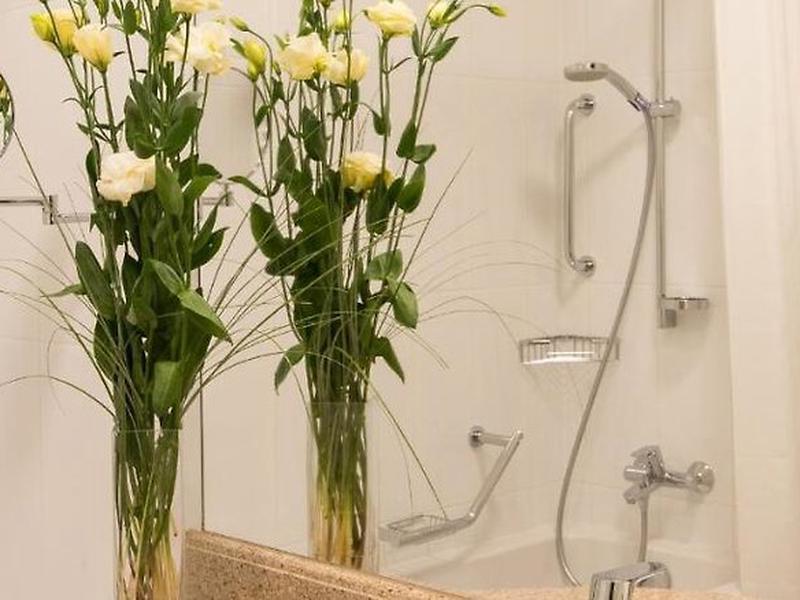 58B8850E8B414C7B3E46769F9B1B7E0E