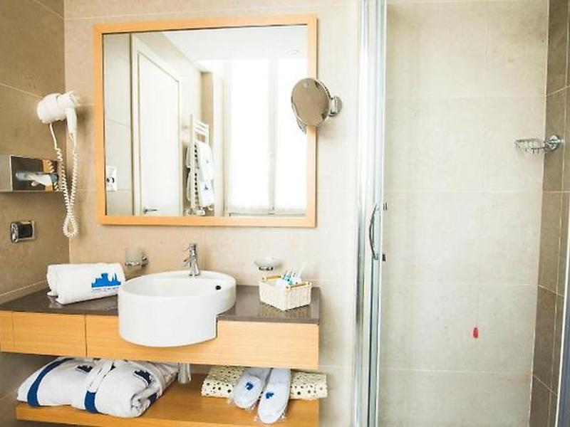 0CE66393D9A19E2E53A435260C18024E