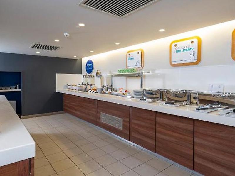 2AB76D440099D67EDD9772F38FF85291