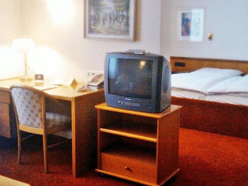 869DDE5A0CD64A07C47793F23215407E