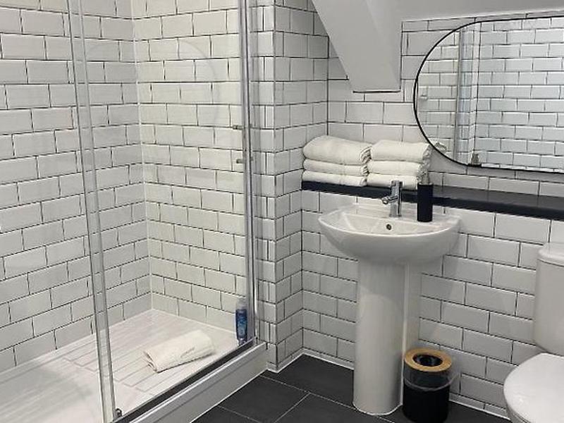 6B46C843795E318F376249CF0913FD05