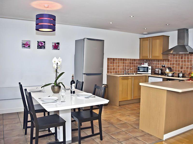 F988474E45FF65CC2578538A58595BF7