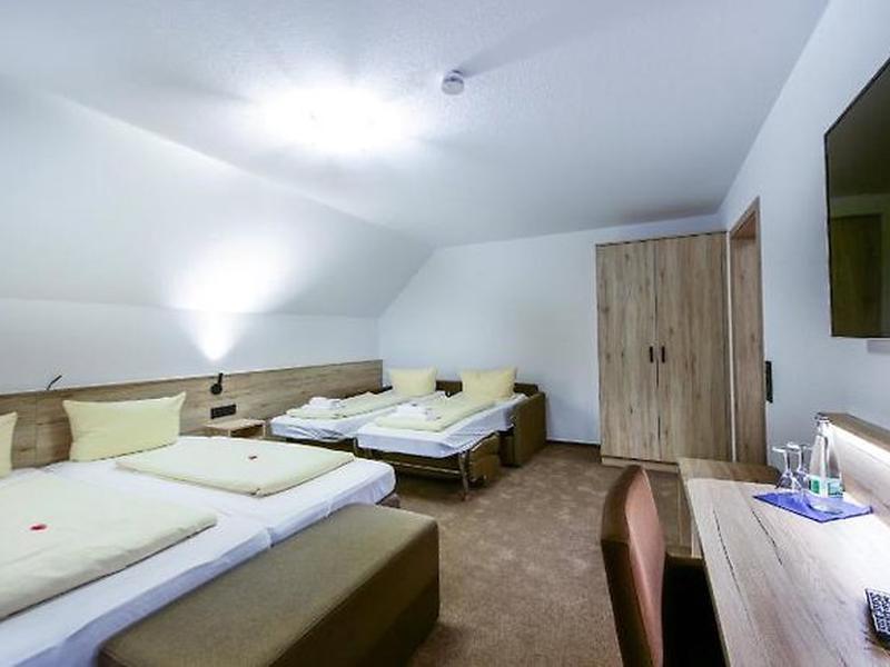 15021000ED5FD7FB3813E52999B6241C