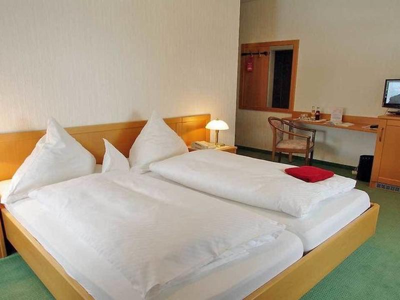 9A860B3775CC9210D745F057B7DE2DC9