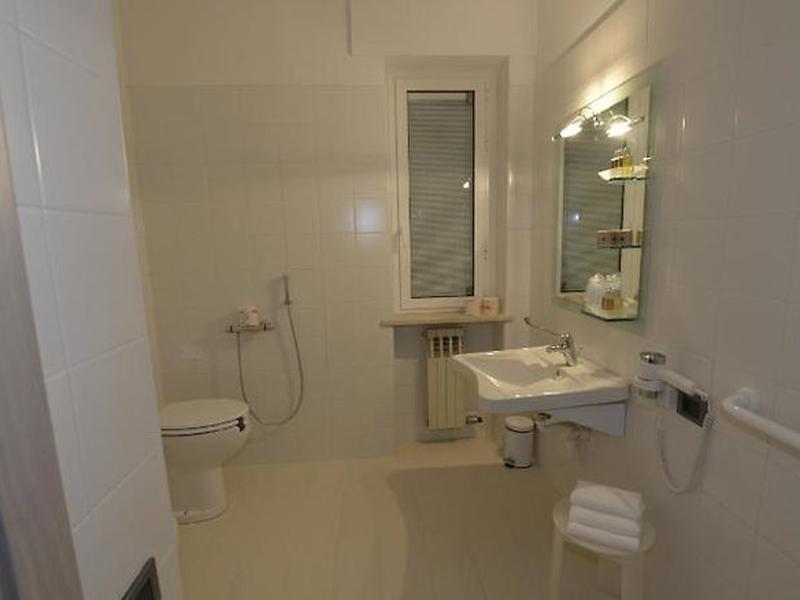 12F7FB471B7C1D16A67D570008EC5A03