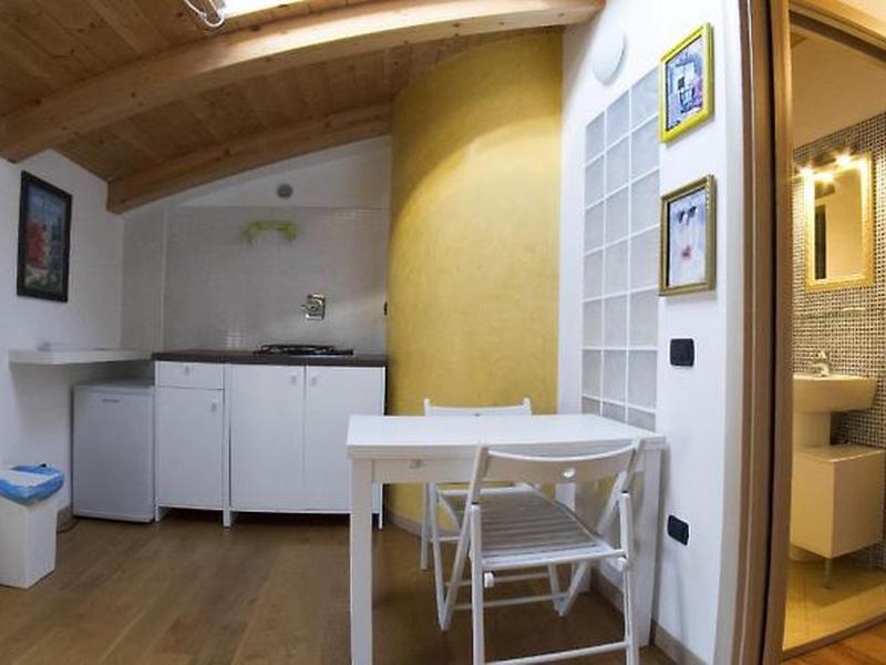 FE11D82E5124EC4FF30E2619358E303E