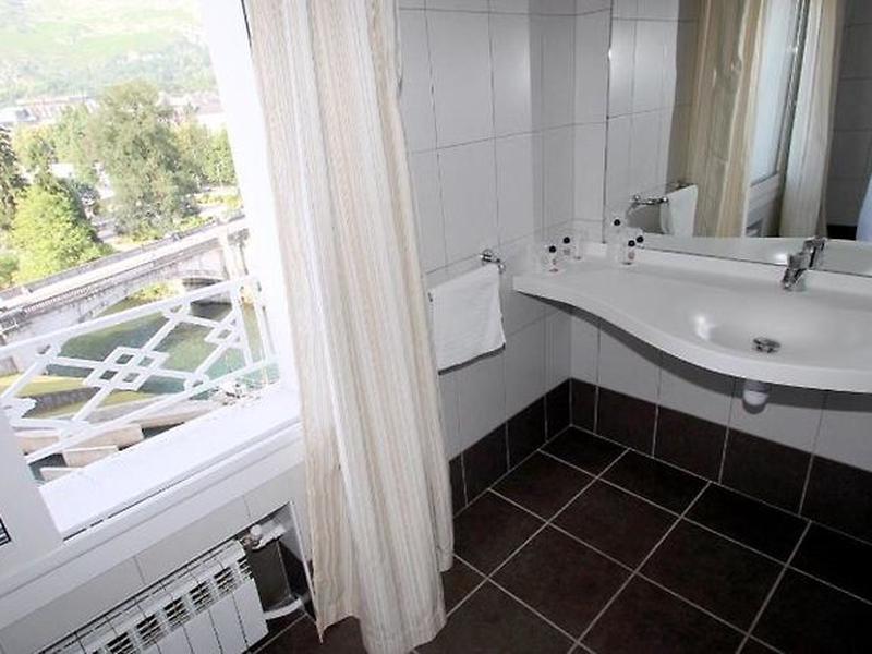 8DFDBF05590DA7B23AEC6CF7E7218CF7