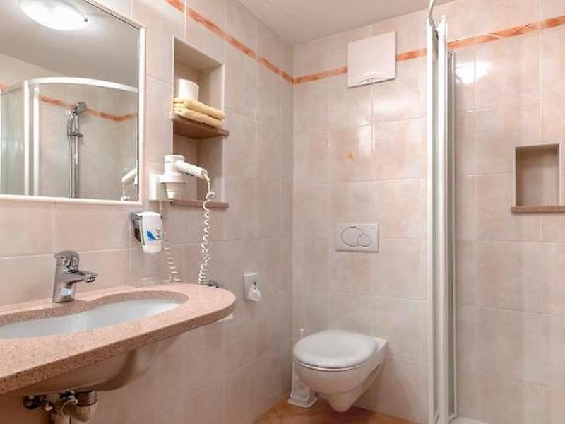 C65E553FA2B82F5B46054AE8F4EE7A22