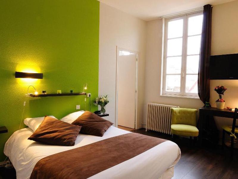 8B352BA48D70C1416E1B8C603F77C798