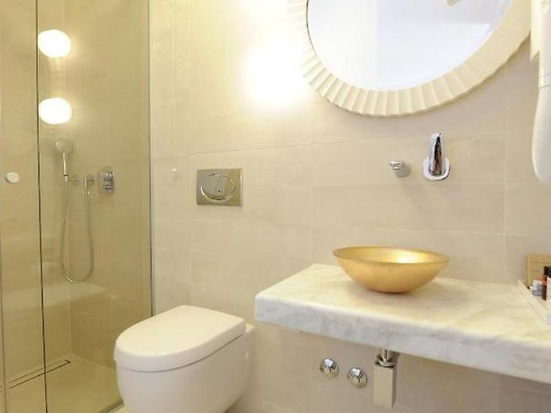 818E5EF83FA9EDFD0BFABD21FC3EAEA3