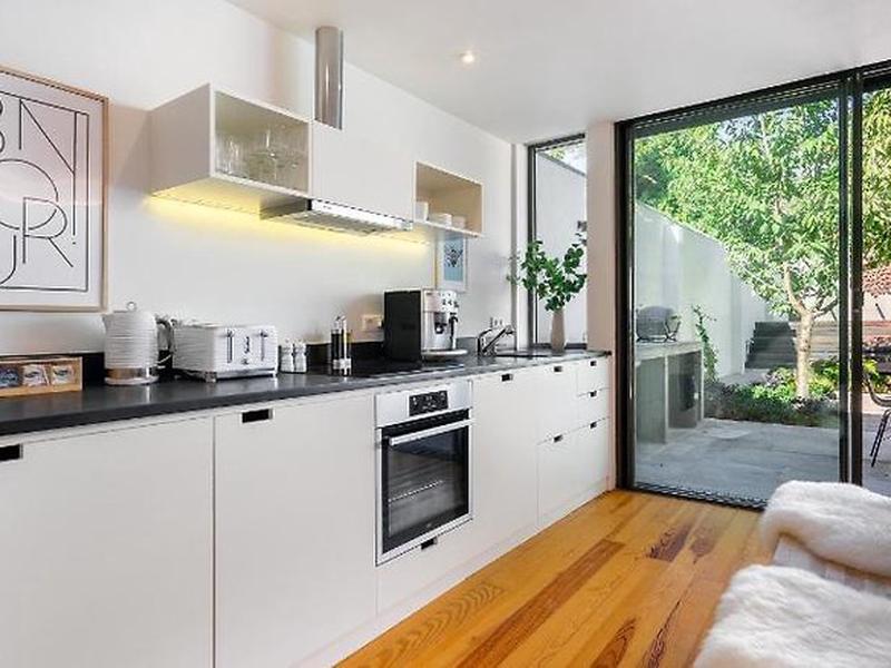 A6E96893E124DB0B30846F7A0488BB33