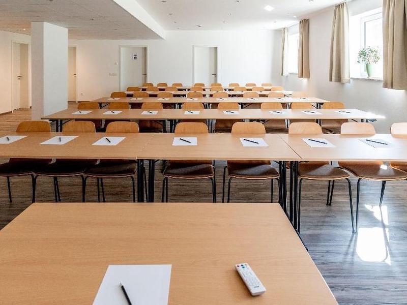 99FCD52E7B1F7D8223D20CF85D466C85