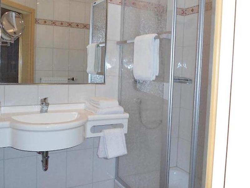 74AED660848FA0ABD640B3EC2803AEBA