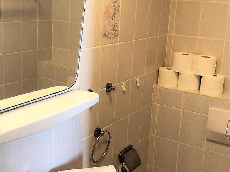 8F345BF1B6795D472681D85EBF4A8AE7