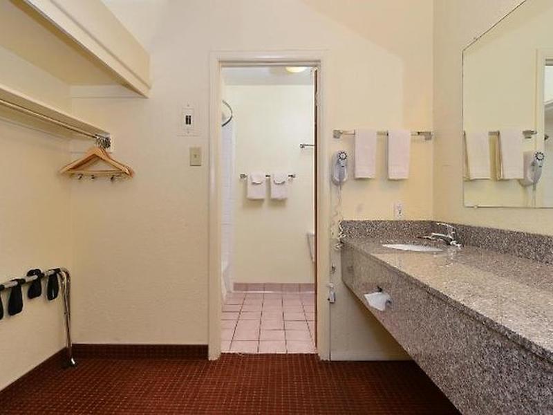 255DFAF1527D6048F0D9939443F9EADA