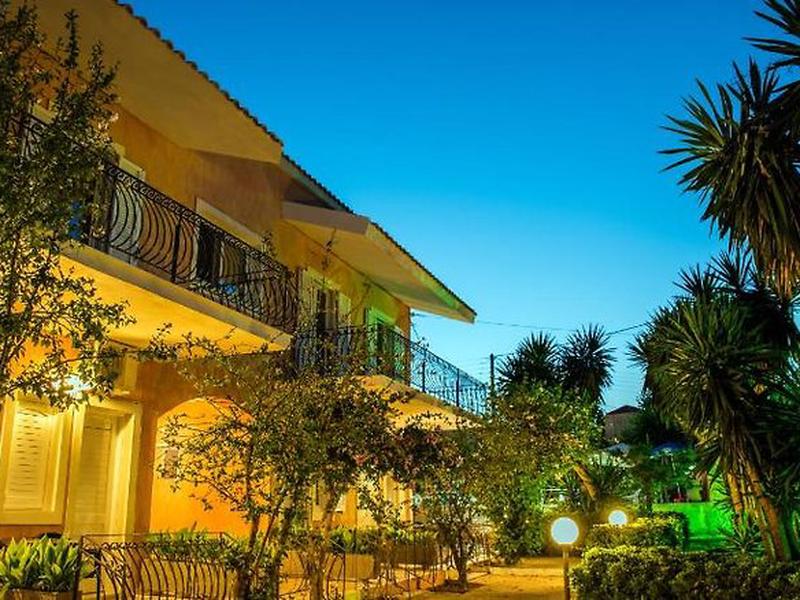 8C81BC5CA56A4CCBF440127B01D193D6