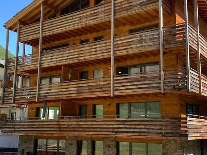 A33B5B8CBBD708F2E2842E72754896B8