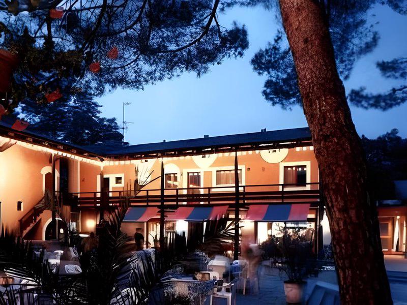 1AF7D2690D410AB448DEF5E7DE5B543E