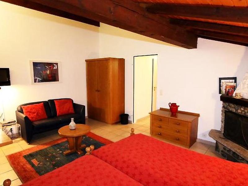 59201A0A8D7383DE441B8D8BCE60AF7C