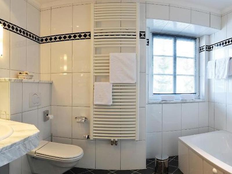 BBC9F514A208379DD91F8DA66343F553