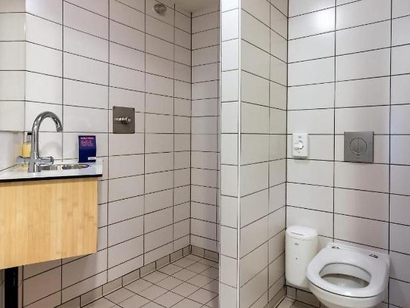 A30397FB0414B8D86497F929447D03EC