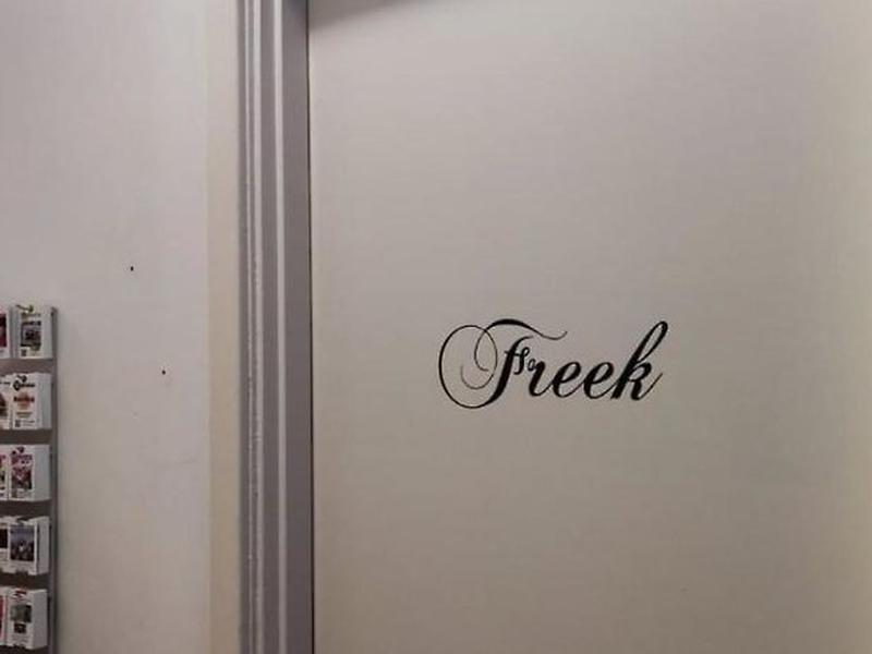 26F0BC85639C92A243C8E0A7E3F761F2