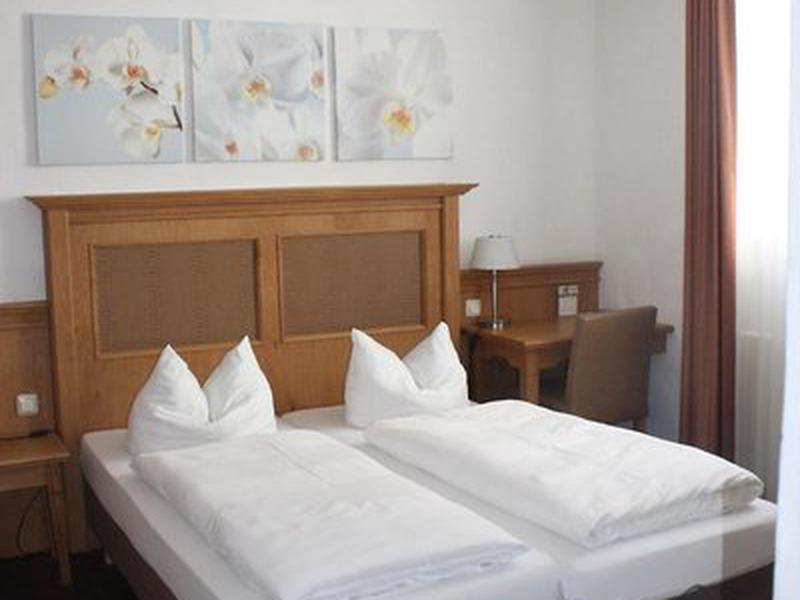 F1F1CB155C79E11527E5B51D3A29BFA2