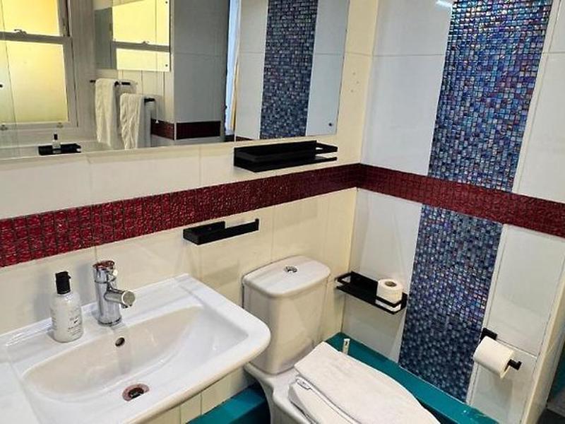 AB25D3469633A445DA01C902D4669944