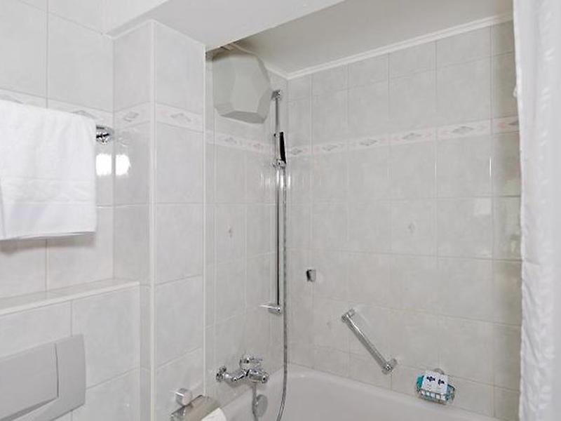 156303463E3106A826983205F15BCCE7