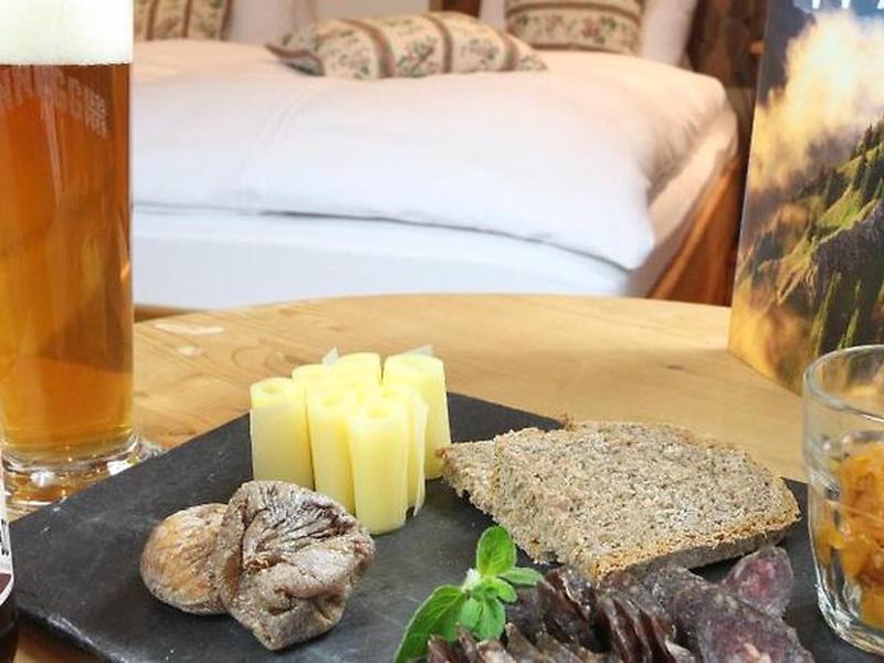 8E1B1C4C227623263B1489C8D328F53A