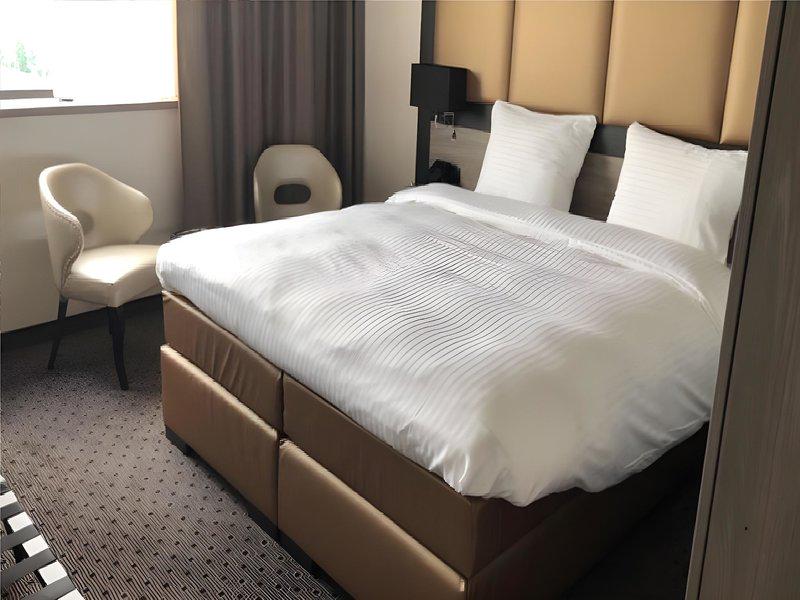 F4DB10B8F95EF17EE1B5DB846512DF09