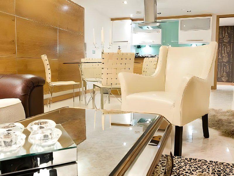 AE7DC95287515F50DEA41755A0C0A5E1