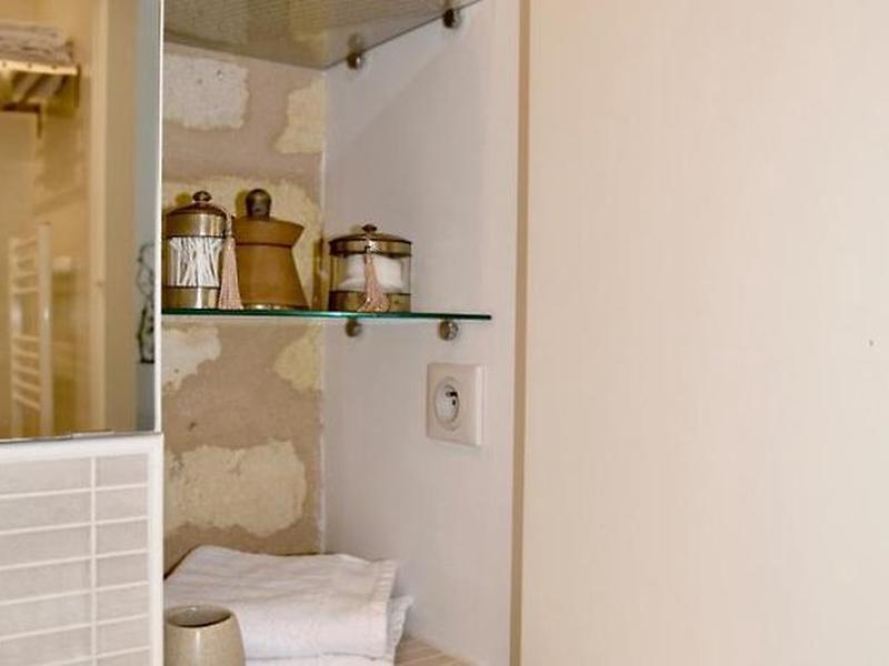 0FB4C7A4DE049F6809FEFA21B12BA5DD