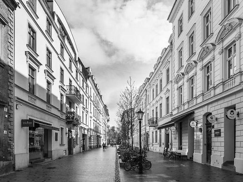 97DE8D9AE2222C51355F95ACBCBF84E3