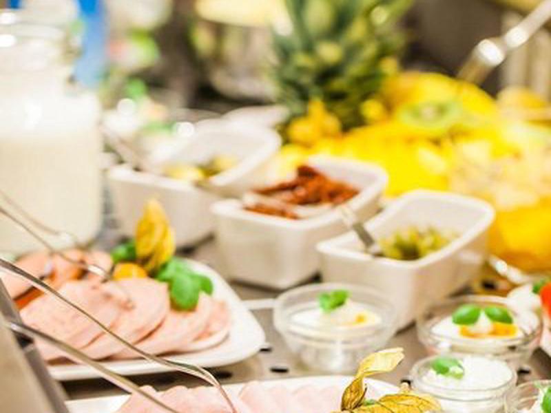 4628523D39BE58407B2DFC7DA87933F7