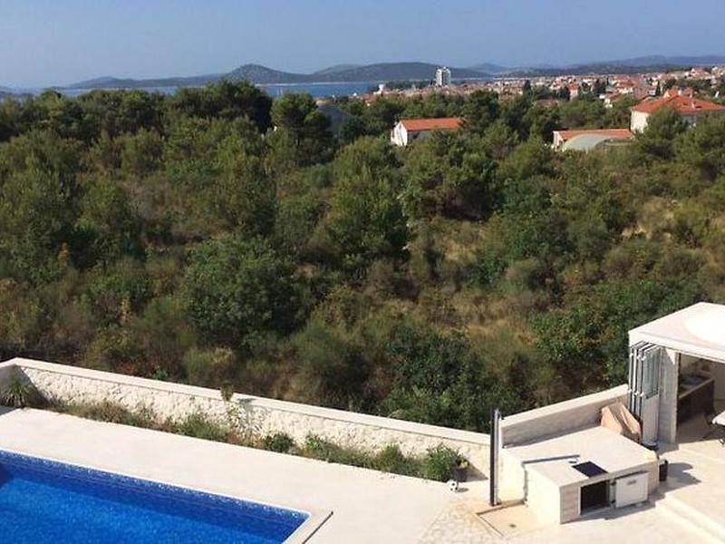 1206C692D00DF234391DF3F5C8DF4AD3