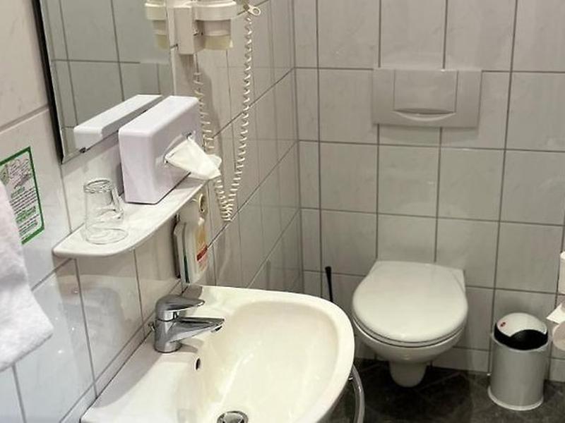 0258FD07B129FF53DEBE61FD87D7DE68