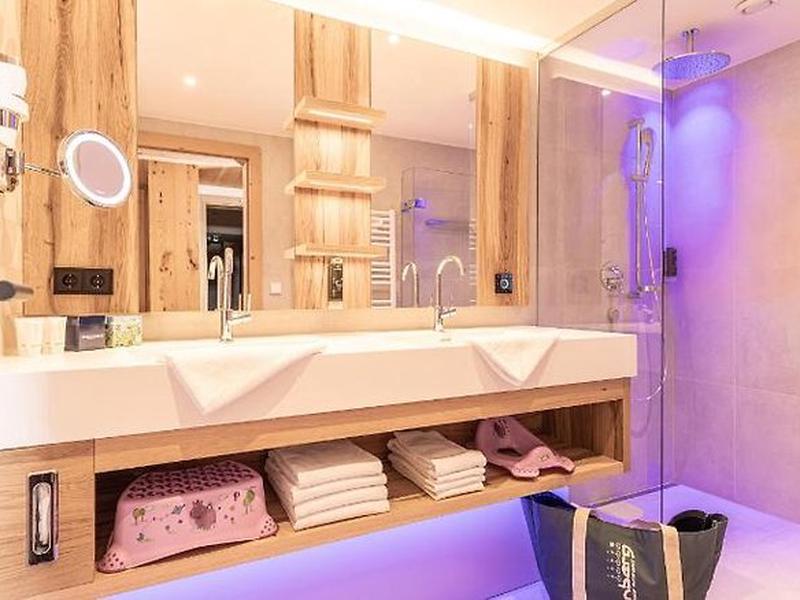 54D5385257291AFB43E4CCCDE4A24BE4