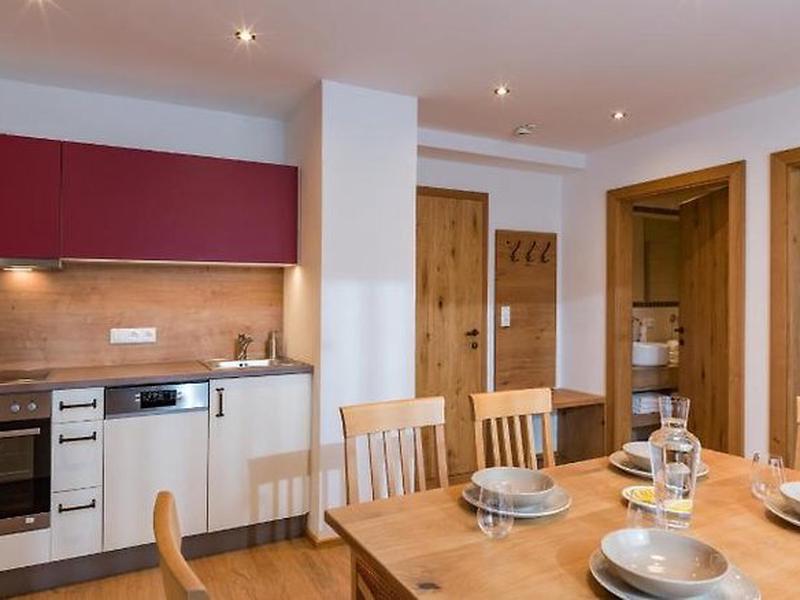 25A07F12586743F8CD6737F6F17C4F41