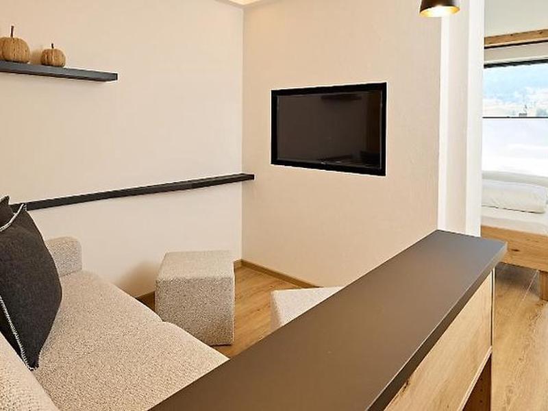 C933CE915D84AA10C1B7C4748857A263