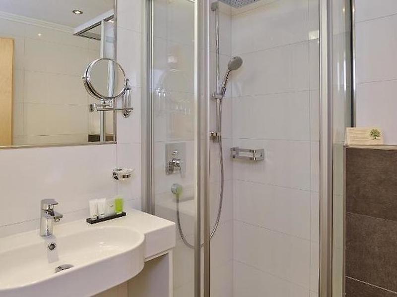 EBFEF3054F42C2691E125A38D9782C6B