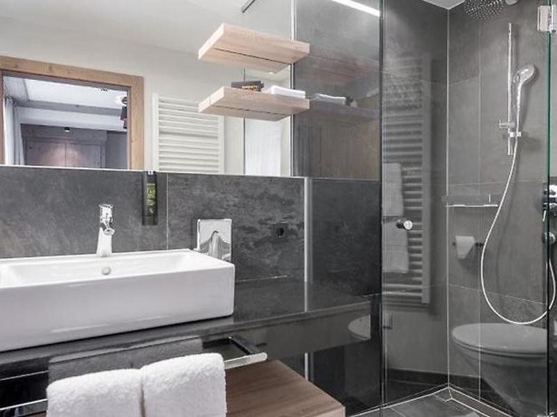 4F89C2AE3A869661FC9E8BBBB40C5B62