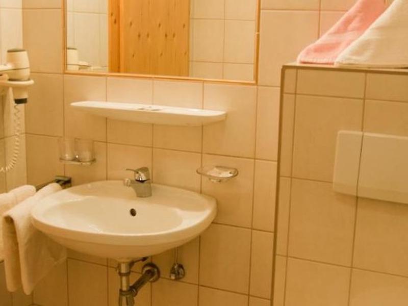 3A87BB00B782E674D3B714B7F7869542