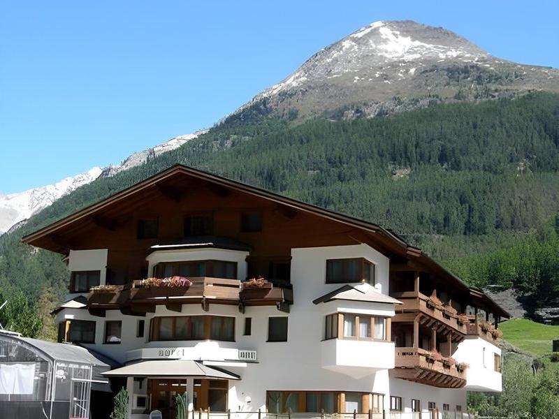 4CCCC701B2B91D2816A25B4EB82B340E