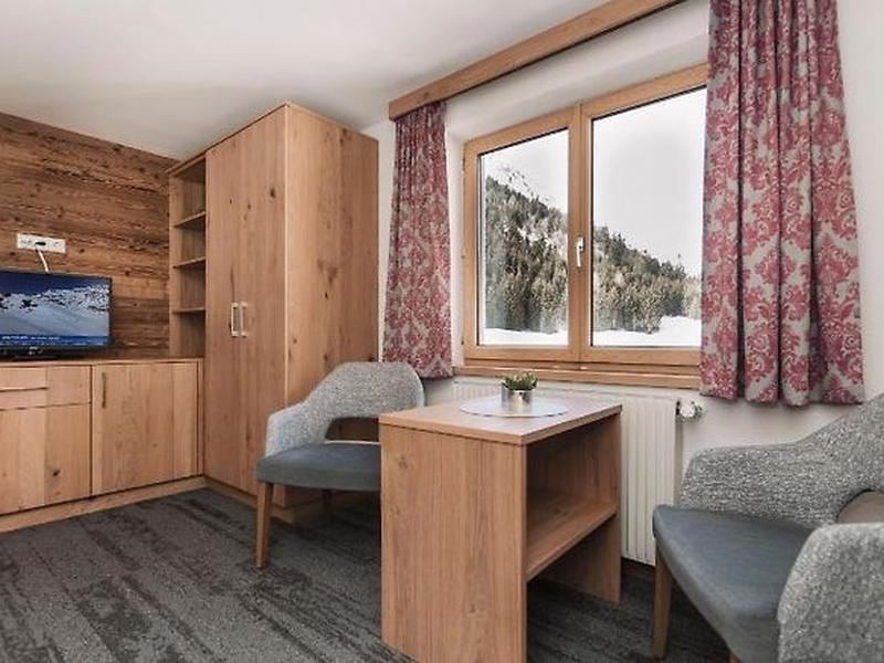 4F1F7825B0666C0C1150D30B6DCD48EE