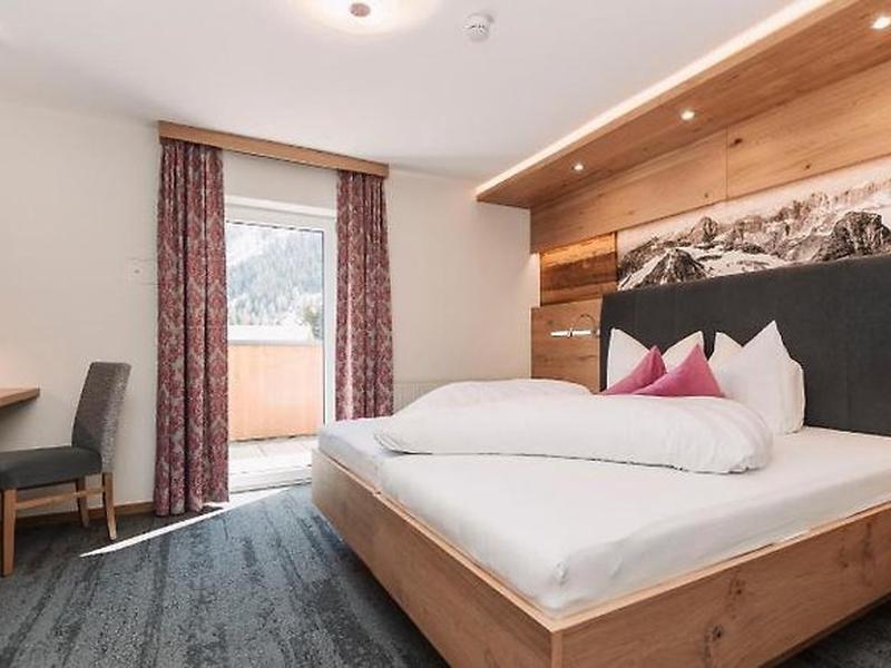 DE8927C5E776ECA94378B8477B5847F9