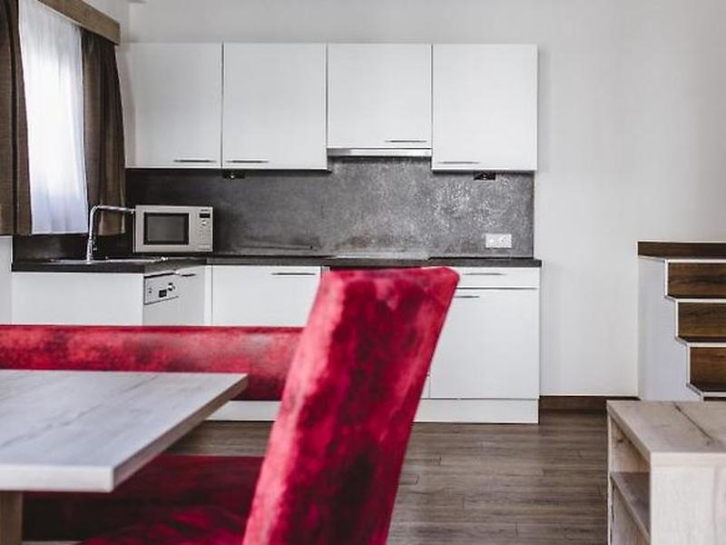 E984E2CE3558111B96F97BD5088656C0