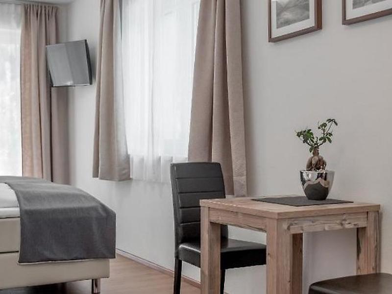 294DA79F8F213229933469124F9AB4E7